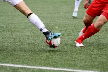 4-1击败德甲第3，弗赖堡终结3轮不胜，锁定德甲第7（配图示意）